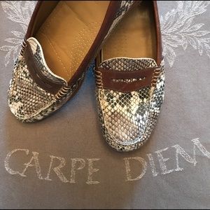 Bass Weejuns Snakeskin loafers-very comfortable